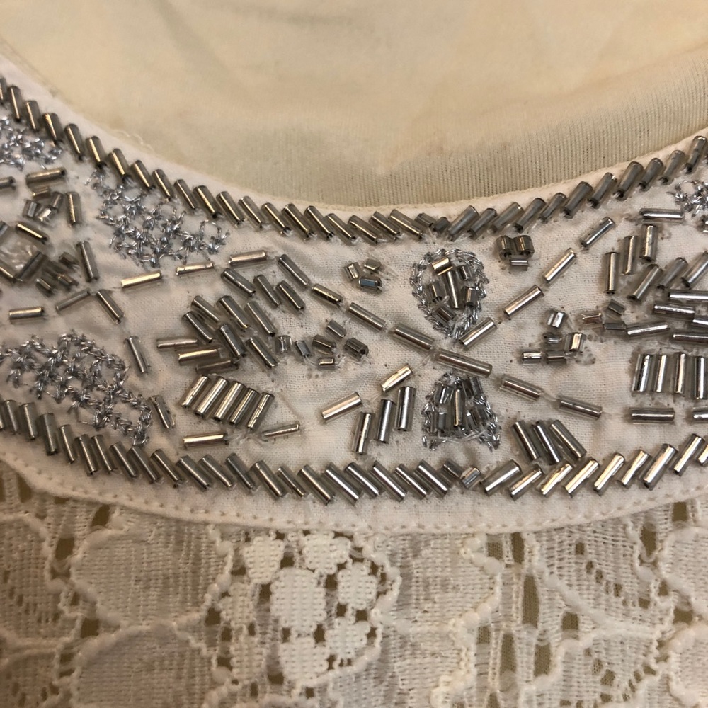 Lace dress - Picture 3 of 4